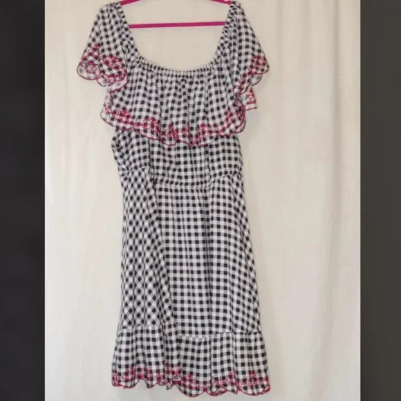 Torrid Black and White Gingham Checkered Buffalo Plaid Off Shoulder Dress Ruffle - Picture 4 of 7
